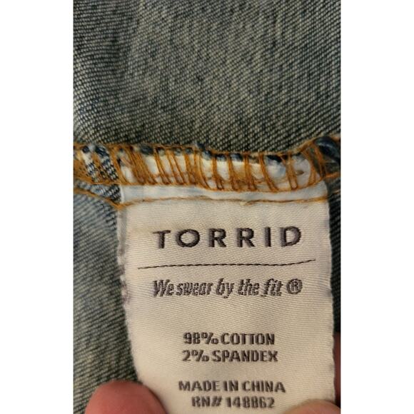 Torrid Denim Short Jean Jacket Womens Size 2 Blue Button Up (Size Plus 18-20) - Picture 8 of 13